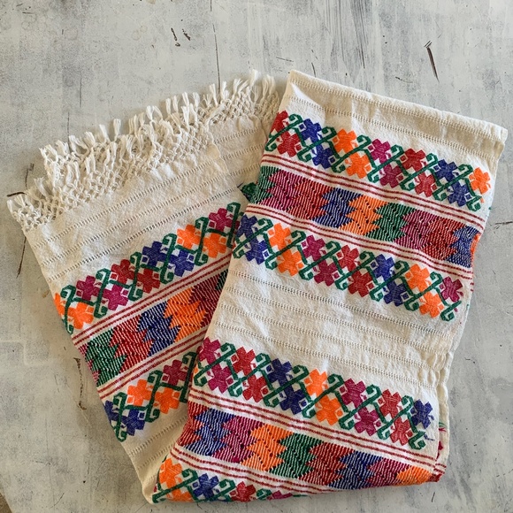 Hand Embroidered Table Runner - Picture 1 of 9